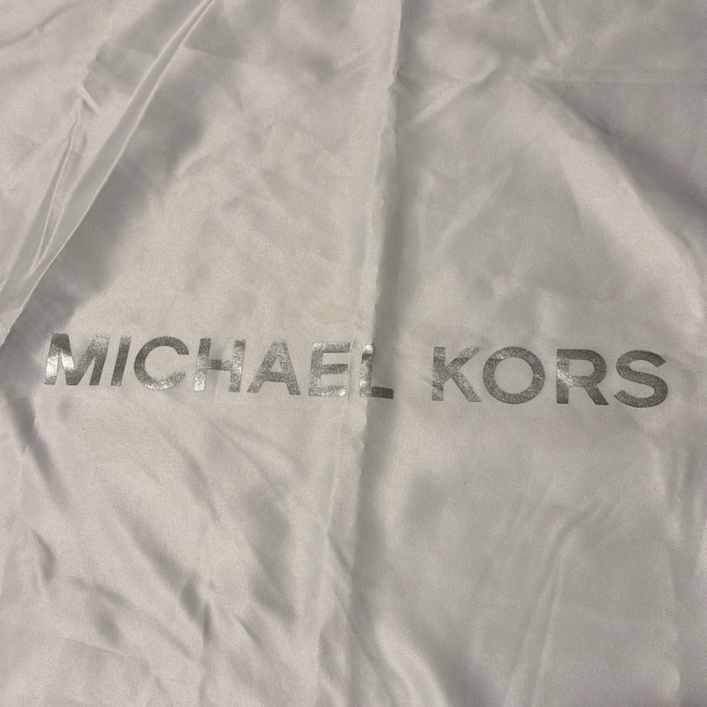 Michael Kors White and Silver Dustbag NWT - Picture 2 of 2